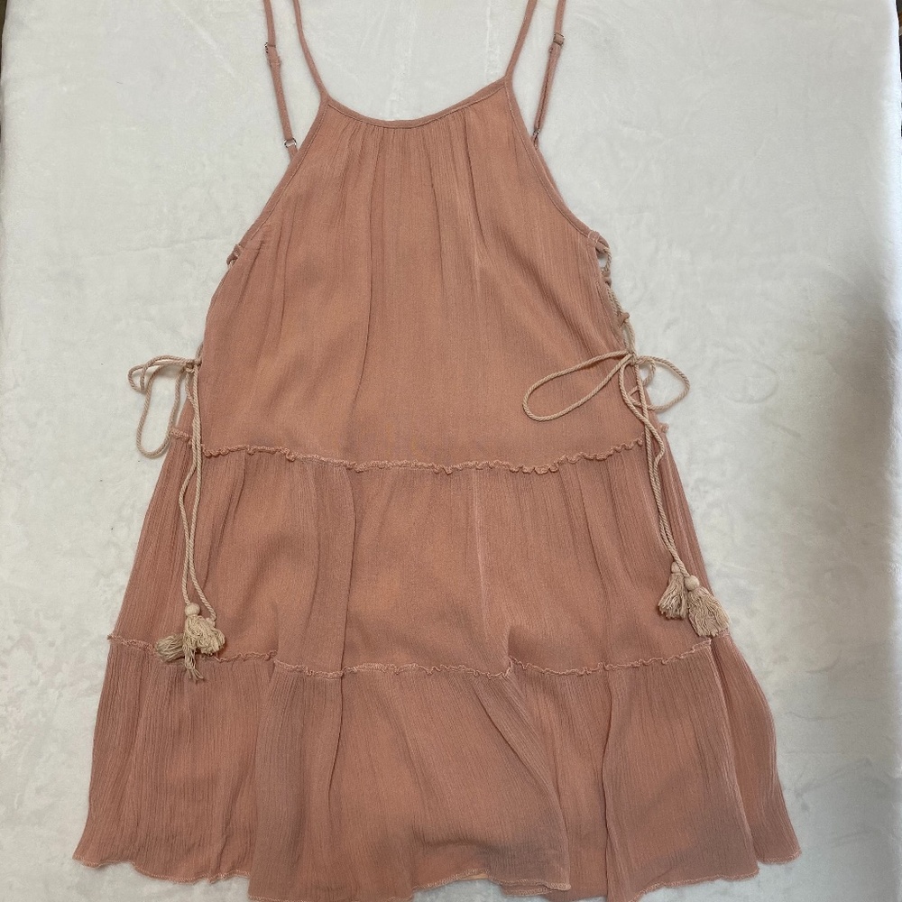 The Hanger Rose Flowy Dress Size S